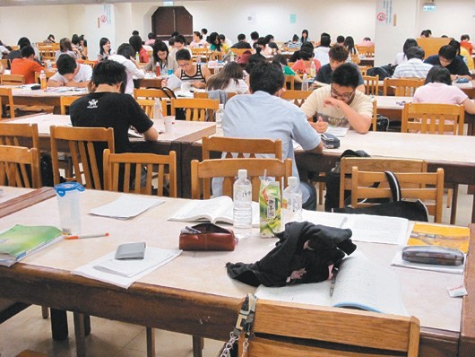 考卷弄丟了..那些年我們跟爸媽說的9句小謊 原文網址: 考... 考卷弄丟了..那些年我們跟爸媽說的9句小謊 原文網址: 考...