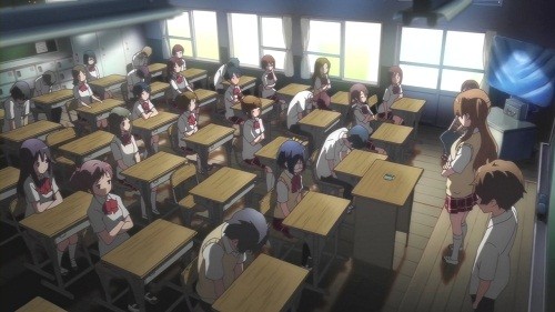 为什麼校园漫画的主角都坐「教室后排靠窗」的位置?