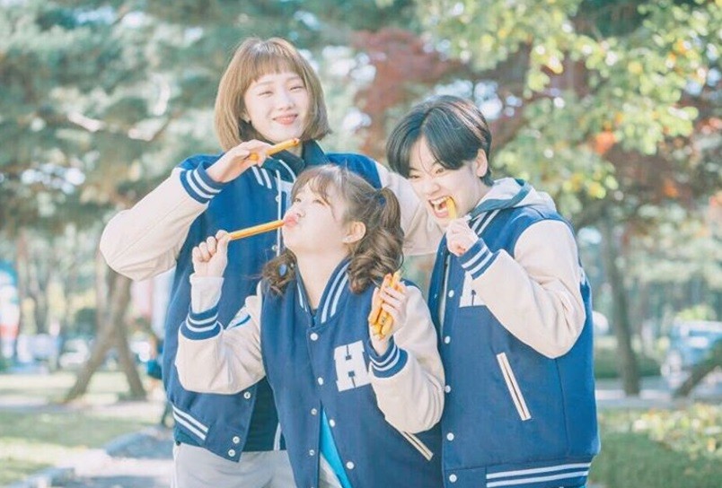 同时开直播被骂 李圣经亲回「没当曹惠晶是后