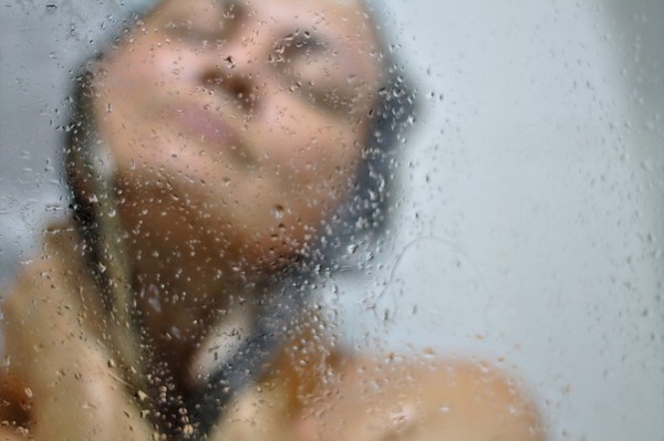 洗澡，女性。（圖／取自LibreStock網路）