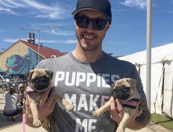 澳洲型男人帅心善 愿望是拯救全世界的狗