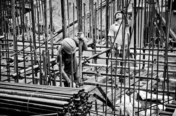 ▲工人,工地,勞工,施工,建商,建築,鋼筋,地基。（圖／翻攝自pixabay）