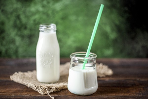 ▲鮮奶,牛奶,鈣質。（圖／取自免費圖庫Pixabay）