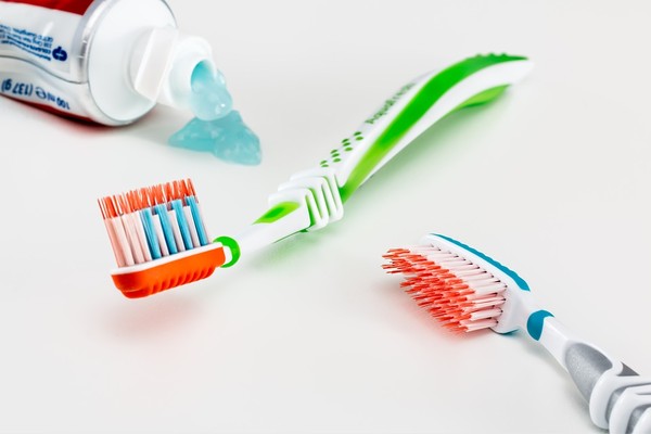 ▲刷牙,牙刷,刷牙,口腔衛生,牙膏。（圖／翻攝自免費圖庫Pixabay）