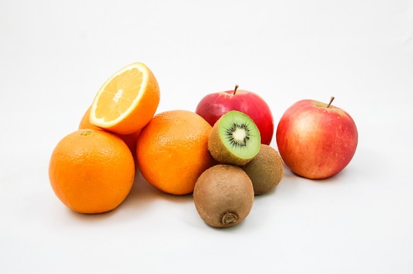 ▲水果,柳丁,奇異果,蘋果。（圖／取自免費圖庫pixabay）