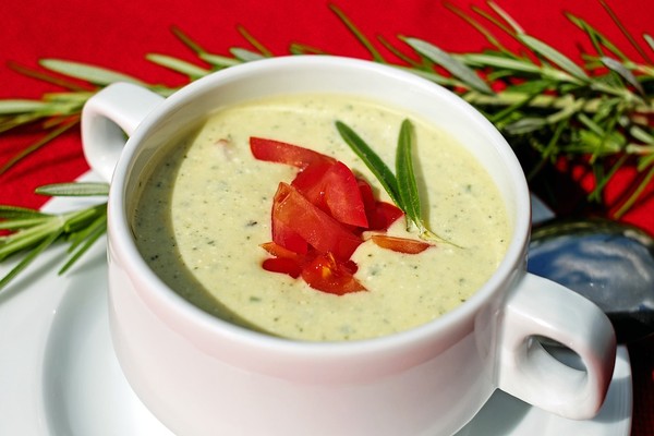 ▲喝湯,濃湯。（圖／取自免費圖庫Pixabay）