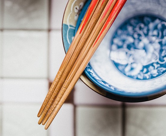 ▲▼筷子,餐具,吃麵,竹筷。（圖／翻攝自pixabay）