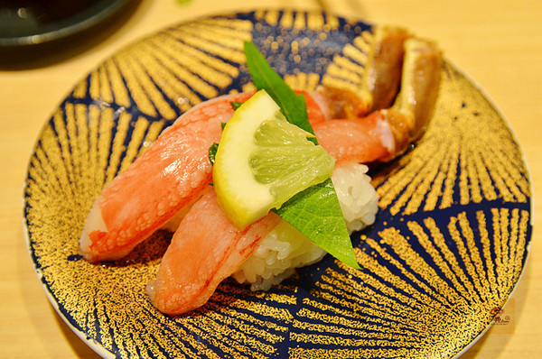 蟹肉脚握寿司 &yen;500